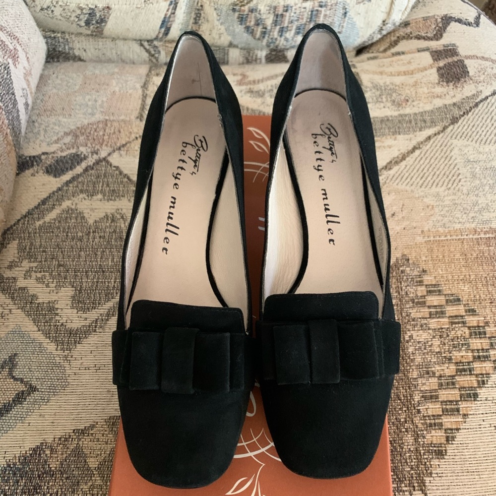 Bettye Muller Ribbon Bow Black Suede Block heels